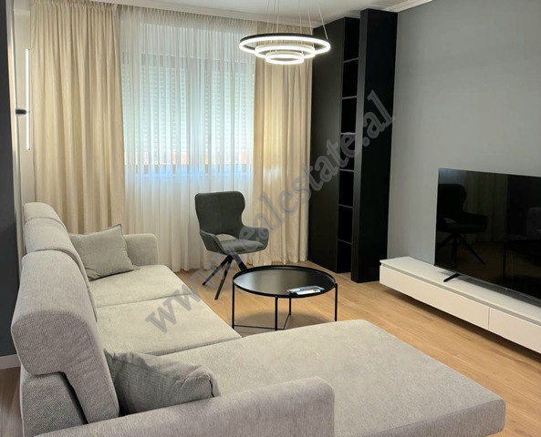 Apartament 2+1 me qira ne rrugen e Durresit prane Bllokut te Ambasadave ne Tirane.&nbsp;
Eshte e po